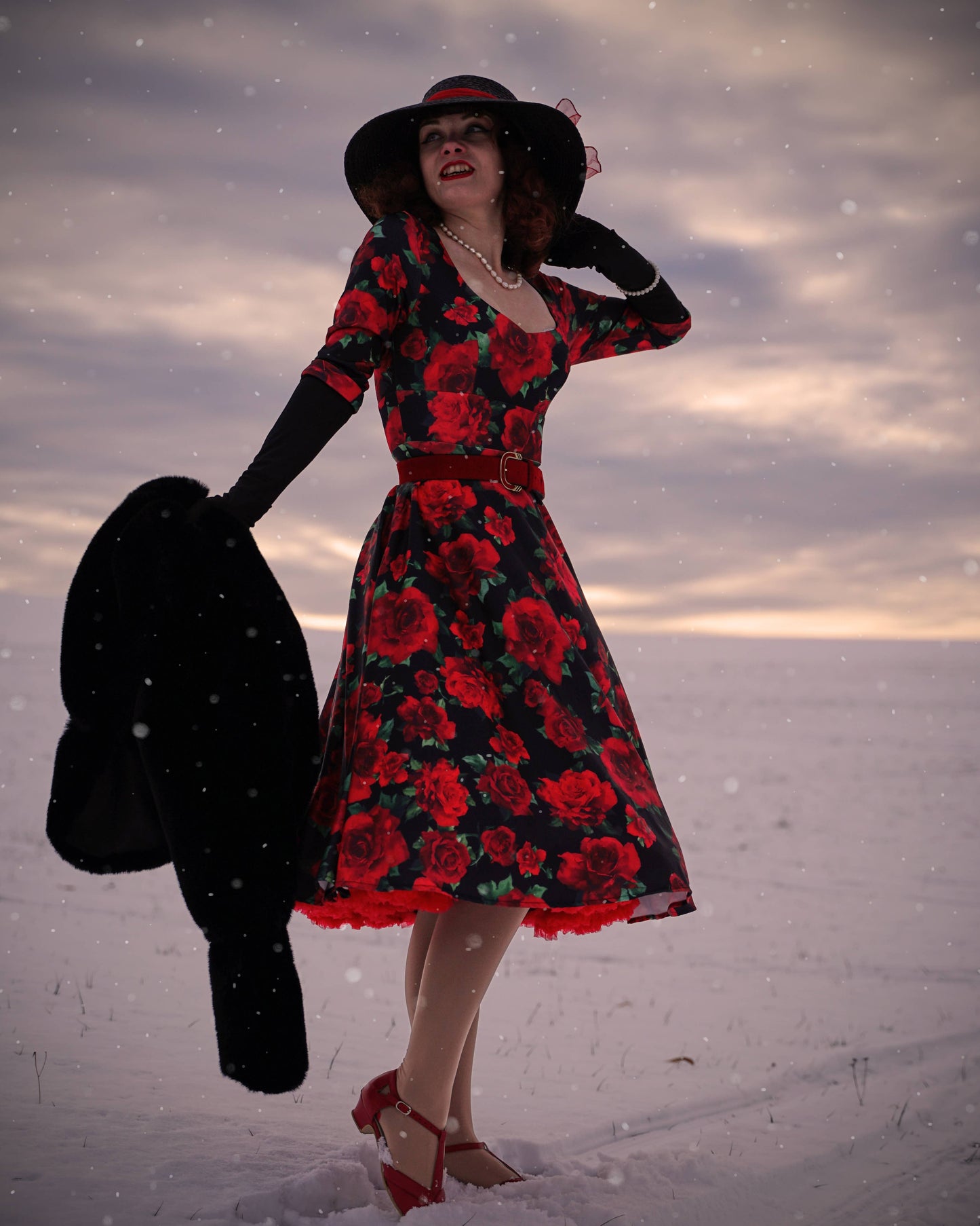 Debra Long Sleeves Stretchy Dress Black Red Rose Print